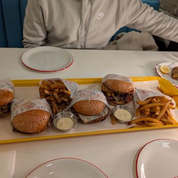 Le Burger 4304 - Beer Bar Near Me - Minneapolis, Minnesota Le Burger 4304 - Beer Bar Near Me - Minneapolis, Minnesota