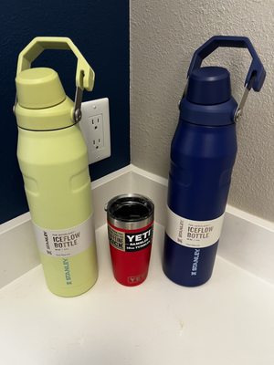 DICK'S Sporting Goods by null