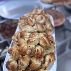 Nonna’s Pizza & Pasta - GARLIC KNOTS