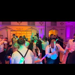 One of my favorite photos of everyone dancing! One of my favorite photos of everyone dancing!