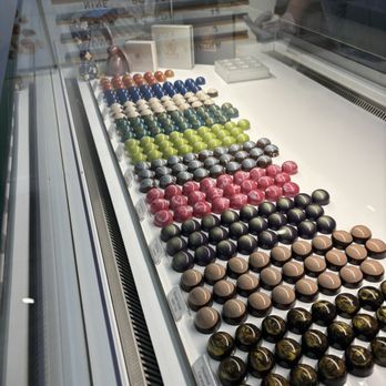 Mellis Chocolate - Chocolatiers & Shops Near Me - Toronto, Ontario