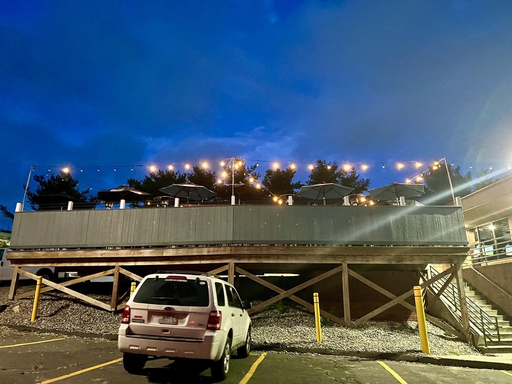 Social spots from Huskies Tavern