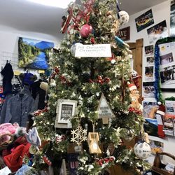 Blue Sky Outfitters - Nice Christmas tree!