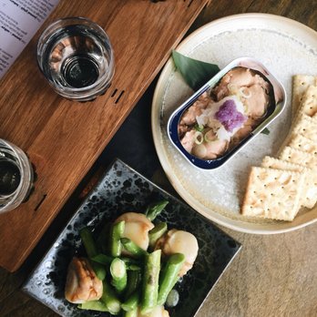 Hannyatou - Delicious scallop and asparagus, cod liver and crackers and sake flight at Hannyatou in Fremont. - Japanese Near Me - Seattle, Washington