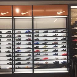 Shoe Palace