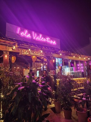 Lola Valentina by null