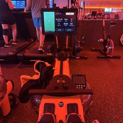 Orangetheory Fitness - Pre 1000m row.