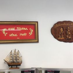 Alterations By Lee - Signs inside
