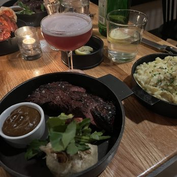 TSK Thames Street Kitchen - Hanger Steak Meal with BBQ Black Pepper Dip Mashed Potatoes Lobster - New American Near Me - Newport, Rhode Island TSK Thames Street Kitchen - Hanger Steak Meal with BBQ Black Pepper Dip Mashed Potatoes Lobster - New American Near Me - Newport, Rhode Island