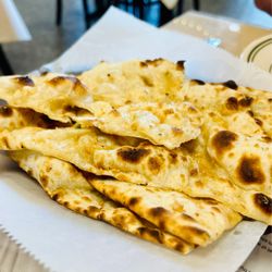 Maharaja of Dayton - Garlic Naan
