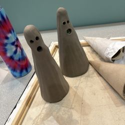 Art Escape - Clay ghosts