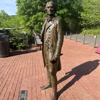 Thomas Jefferson's Monticello - Statue where shuttles pick up - Landmarks & Historical Buildings Near Me - Charlottesville, Virginia