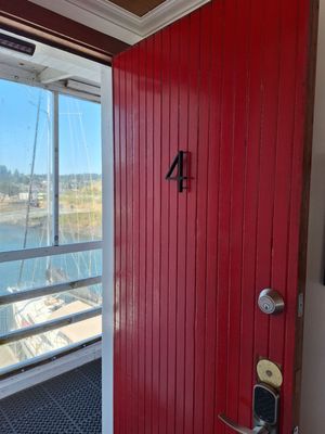 The Newport Belle, Riverboat Bed and Breakfast by null