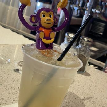 Arnolds BAR-B-QUE & Grill - Funky Monkey good drink. Very fruity - Barbeque Near Me - Memphis, Tennessee