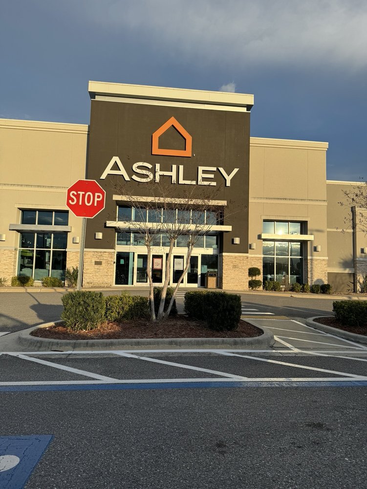 ASHLEY HOMESTORE Updated July 2024 62 Photos & 130 Reviews 2915 N