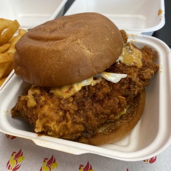 Fluffies Hot Chicken - Hackensack - Chicken sandwich mild - Chicken Shop Near Me - Hackensack, New Jersey