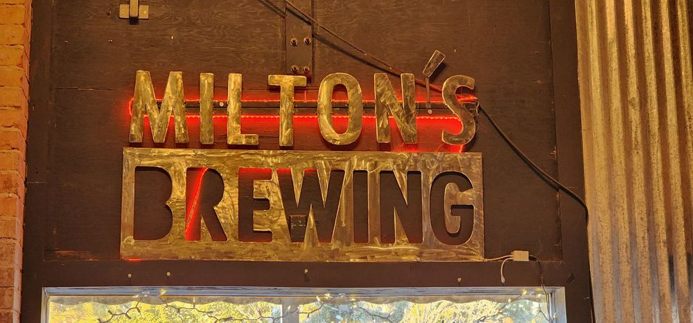 Milton's Brewing Logo