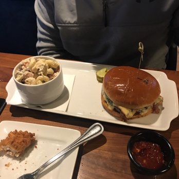 BRU Burger Bar - Cincinnati - Burgers Near Me - Cincinnati, Ohio