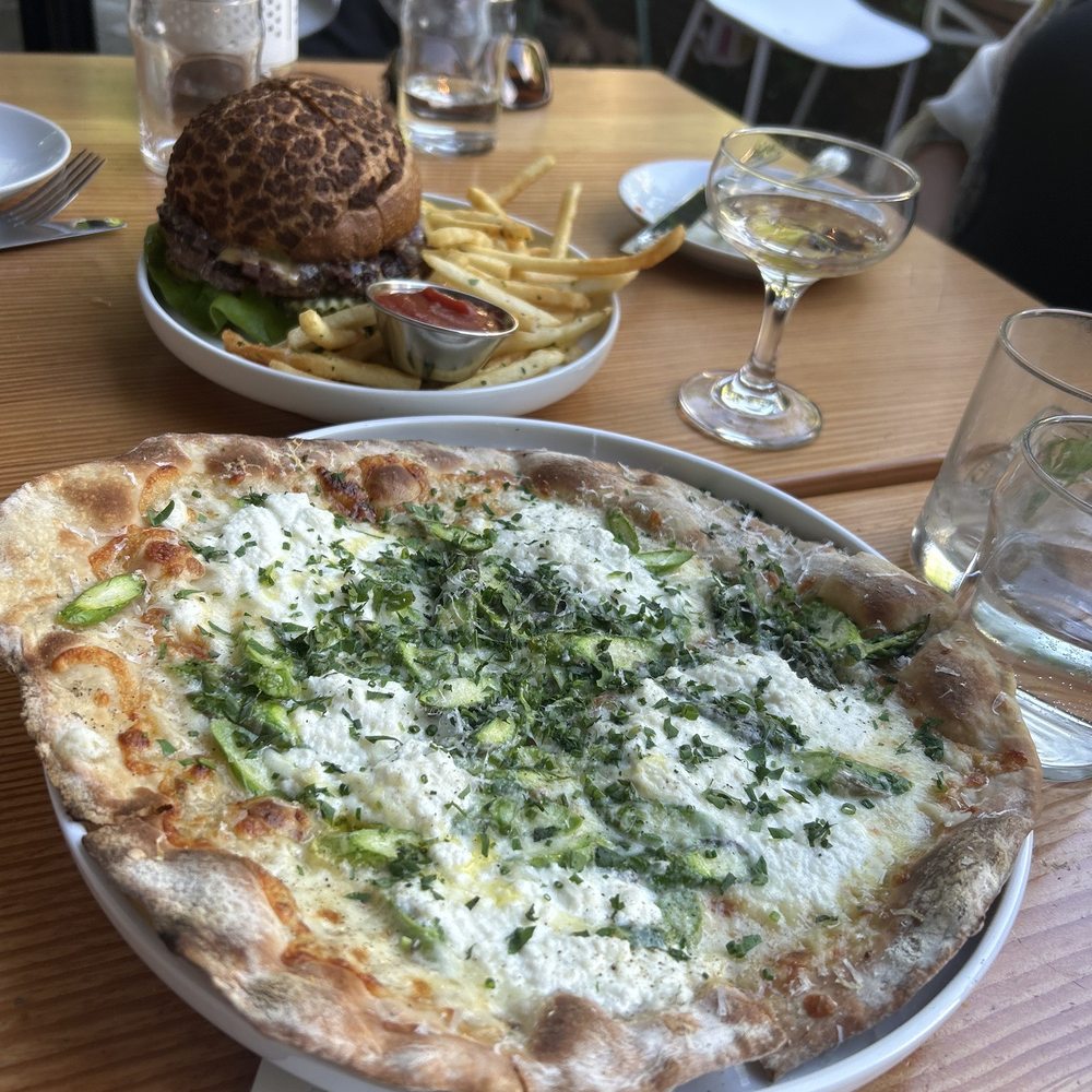 Bar West - Pizza and burger - Venues & Event Spaces Near Me - Portland, Oregon Bar West - Pizza and burger - Venues & Event Spaces Near Me - Portland, Oregon