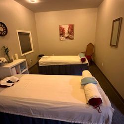 Acupoint Relaxation & Foot Spa - Couple massage in the same room