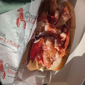 Cousins Maine Lobster - Lobster roll with unseasoned lobster on top and plain old mayonnaise on the bottom no lettuce no frills no thrills $29 - Food Trucks Near Me - Pompano Beach, Florida