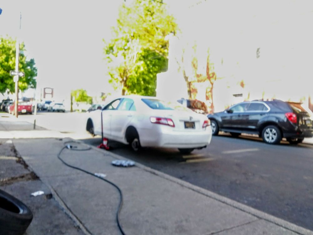 FLOYD & DIANNS TIRE SERVICE Updated May 2024 13 Photos & 63 Reviews