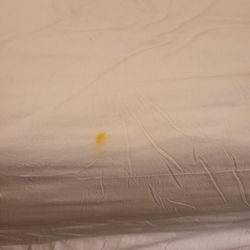 Orange Vacation Homes Cape Coral - Stained and dirty sheets