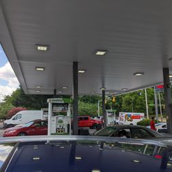 MAPCO - Busy gas station