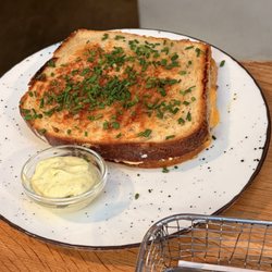 Mistral Café