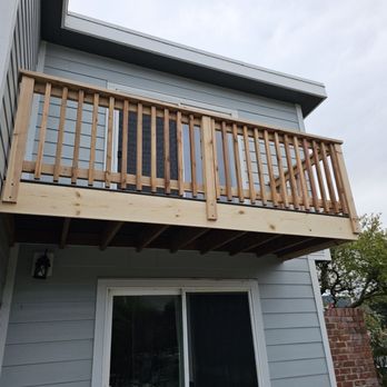 HBH Construction - Ceder railing, - General Contractors Near Me - Salem, Oregon