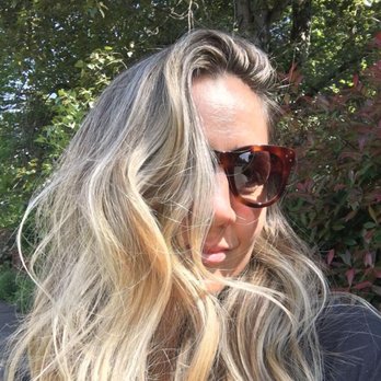 Clark Beauty Evolved - This is lift from Level 3 - Dark Brown with no damage to my hair. Feels soft and silky and grows out nicely, without any demarcation lines. - Hair Salons Near Me - Kirkland, Washington