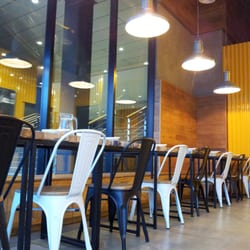 Gami Chicken & Beer - Inside seating