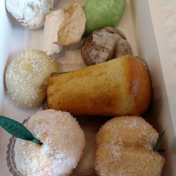 The Sicilian Baker - Pesche con crema, rum baba, tarallucci, tetu, osso de morto, amaretti, almond cookie - Bakeries Near Me - Chandler, Arizona The Sicilian Baker - Pesche con crema, rum baba, tarallucci, tetu, osso de morto, amaretti, almond cookie - Bakeries Near Me - Chandler, Arizona