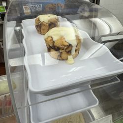 Wendy's - Cinnabon Pull-Apart