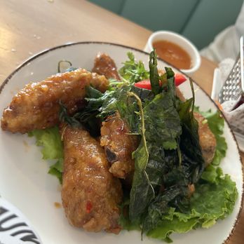 Finn Thai - Purcellvile - Hot Basil wings - Thai Near Me - Purcellville, Virginia