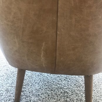 Hansen Bros. Moving & Storage - Back of leather chair - Movers Near Me - Lynnwood, Washington Hansen Bros. Moving & Storage - Back of leather chair - Movers Near Me - Lynnwood, Washington