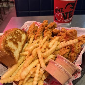 Raising Cane's Chicken Fingers - The Caniac Combo - Fast Food Near Me - Chicago, Illinois