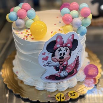 Art's Bakery & Cafe - Minnie Mouse themed cake - Bakeries Near Me - Glendale, California Art's Bakery & Cafe - Minnie Mouse themed cake - Bakeries Near Me - Glendale, California