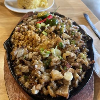Haliná - Sizzling Pork sisig - Filipino Near Me - Vancouver, British Columbia