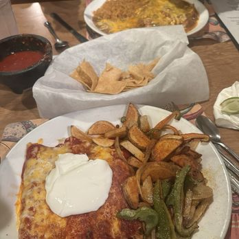 Las Cazuelas Restaurant - Enchiladas Mexicanas plate and Chile Rellenos plate - Mexican Near Me - Nipomo, California Las Cazuelas Restaurant - Enchiladas Mexicanas plate and Chile Rellenos plate - Mexican Near Me - Nipomo, California