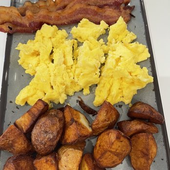 Holiday Inn Resort - Breakfast from restaurant - Hotels Near Me - Surfside Beach, South Carolina Holiday Inn Resort - Breakfast from restaurant - Hotels Near Me - Surfside Beach, South Carolina