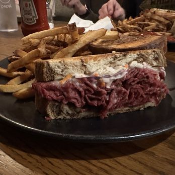 Derailed Taphouse - Crystalrami - Hot Pastrami - American Near Me - East Stroudsburg, Pennsylvania