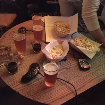 Galway Bay - Can't beat this setup - Dive Bars Near Me - Chicago, Illinois