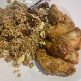 Crispy Wings with Beef Fried Rice Crispy Wings with Beef Fried Rice