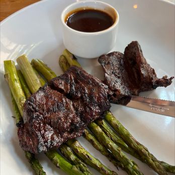 Blue Fish Grill - Skirt steak with asparagus and soy-ginger-garlic sauce - Seafood Near Me - Flemington, New Jersey Blue Fish Grill - Skirt steak with asparagus and soy-ginger-garlic sauce - Seafood Near Me - Flemington, New Jersey