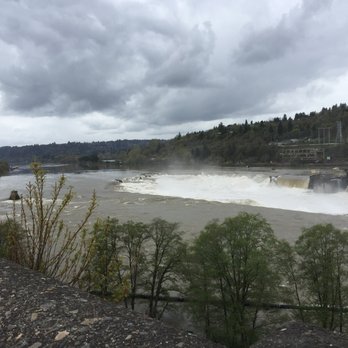 Willamette Falls Scenic Overlook - Landmarks & Historical Buildings Near Me - West Linn, Oregon Willamette Falls Scenic Overlook - Landmarks & Historical Buildings Near Me - West Linn, Oregon