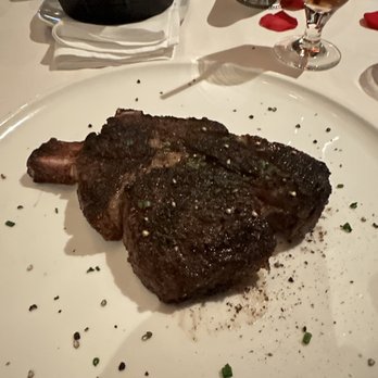 El Gaucho - 18oz Ribeye - Steakhouses Near Me - Seattle, Washington El Gaucho - 18oz Ribeye - Steakhouses Near Me - Seattle, Washington