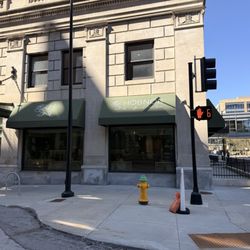 Hobnob Coffee and Wine Bar - Exterior