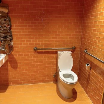 Radio Hotel - Accessible toilet - Venues & Event Spaces Near Me - New York, New York Radio Hotel - Accessible toilet - Venues & Event Spaces Near Me - New York, New York
