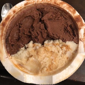 Occo Helados - Chocolate con bombones de dulce de leche, coco con banana y dulce de leche - Ice Cream & Frozen Yogurt Near Me - Buenos Aires, C Occo Helados - Chocolate con bombones de dulce de leche, coco con banana y dulce de leche - Ice Cream & Frozen Yogurt Near Me - Buenos Aires, C